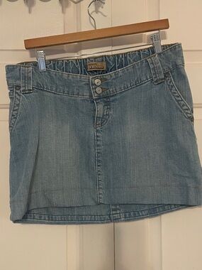 Old navy maternity Jean mini skirt with draw string elastic women’s size 6 denim